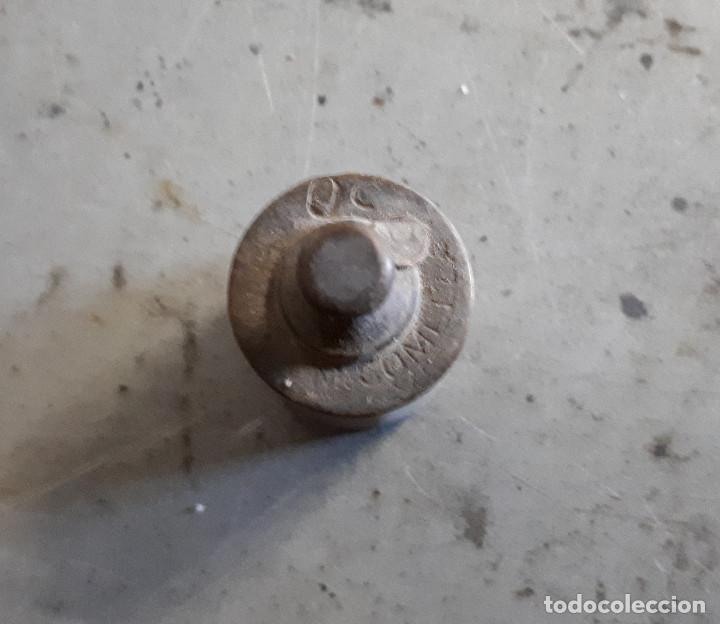 Antig&uuml;edades: Pesa de 50 gramos - Foto 2