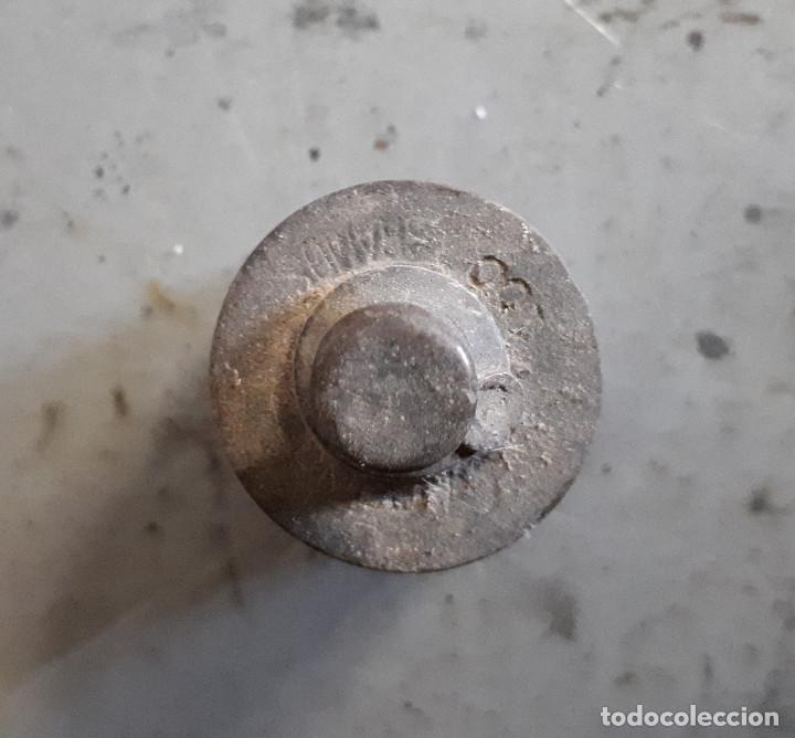 Antig&uuml;edades: Pesa de 100 gramos - Foto 2
