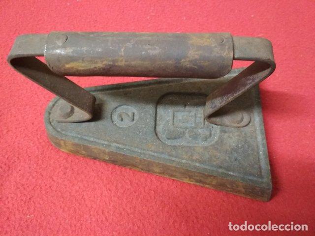Antig&uuml;edades: ANTIGUA PLANCHA DE HIERRO - Foto 2
