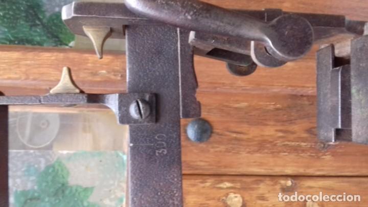 Antig&uuml;edades: B&aacute;scula de farmacia inglesa - Foto 2