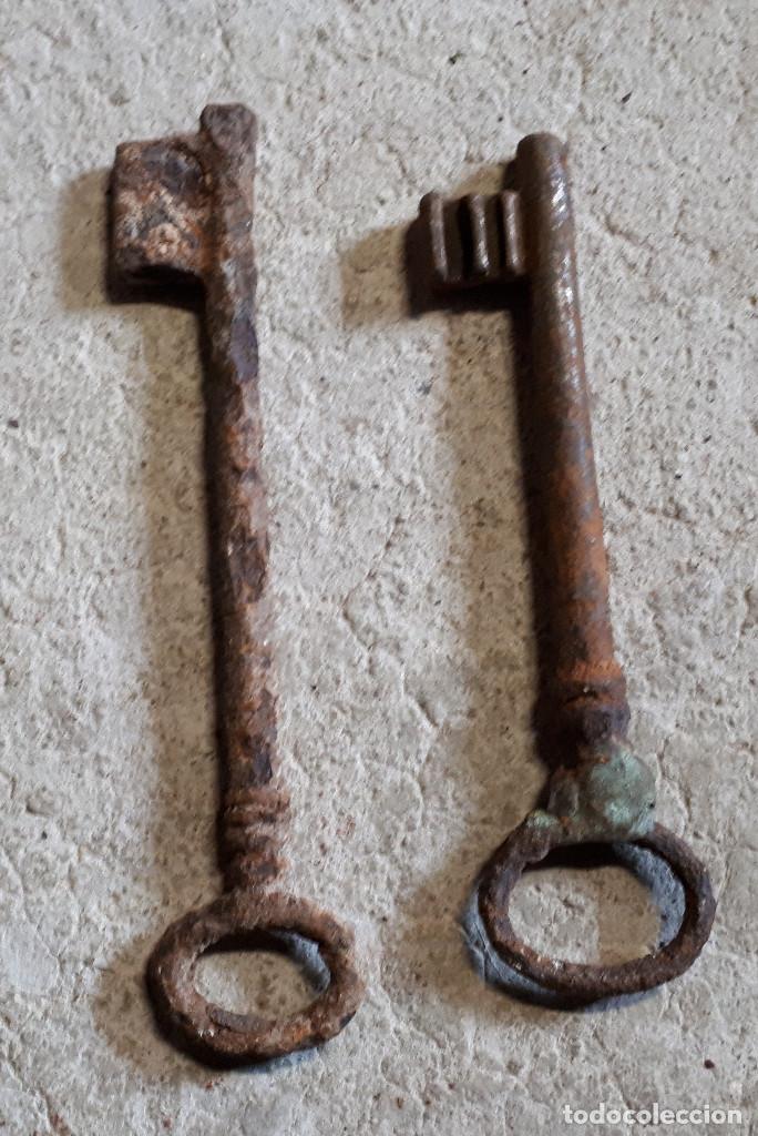 Antig&uuml;edades: 2 llaves de 11 cm y 12 cm - Foto 1