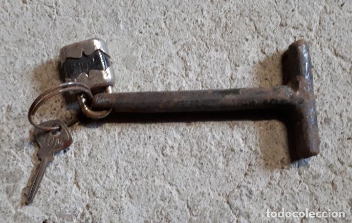 Antig&uuml;edades: Candado para petate militar - Foto 2