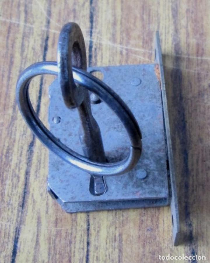 Antig&uuml;edades: Cerradura antigua con llave -- Funciona - Foto 1