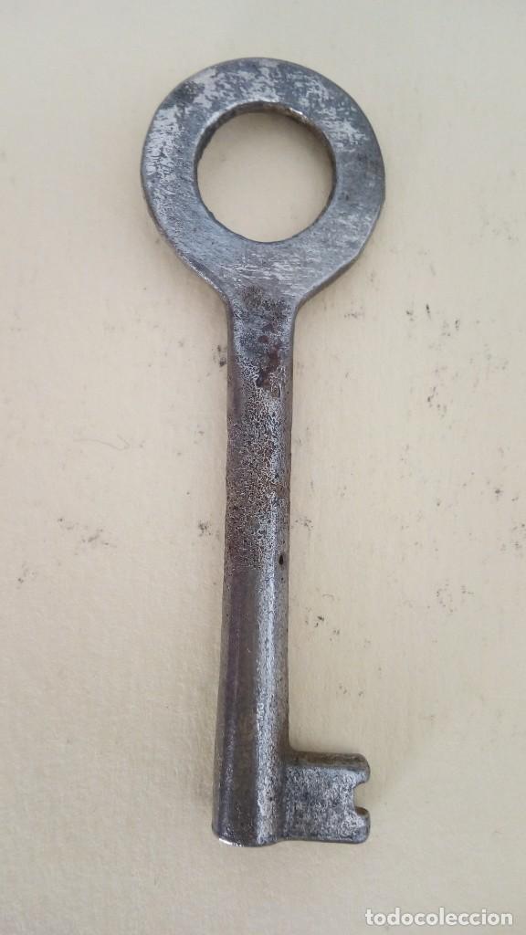 Antig&uuml;edades: LLAVE ANTIGUA HIERRO 5,70 CM - Foto 1