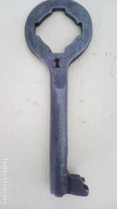 Antig&uuml;edades: LLAVE ANTIGUA HIERRO 6,50 CM - Foto 1