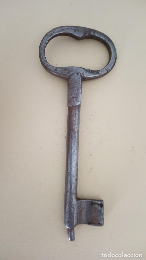 Antig&uuml;edades: LLAVE ANTIGUA HIERRO 13,50 CM - Foto 1