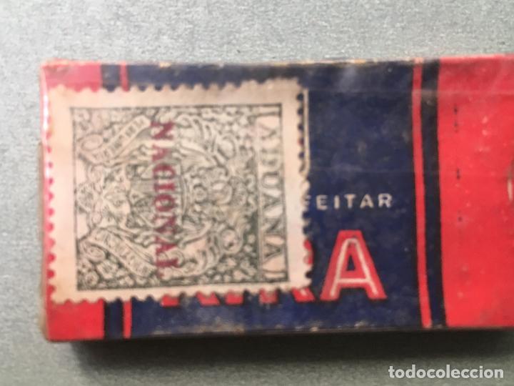 Antig&uuml;edades: CAJA PRECINTADA DE HOJAS DE AFEITAR KIRA - Foto 4