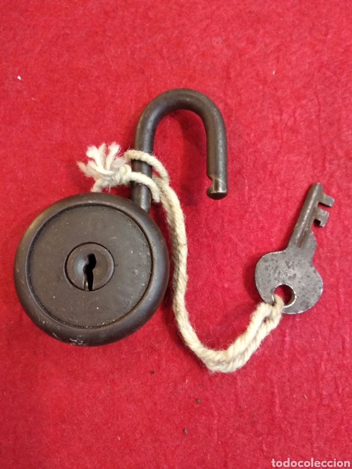 Antig&uuml;edades: Antiguo candado con llave , funciona. - Foto 2