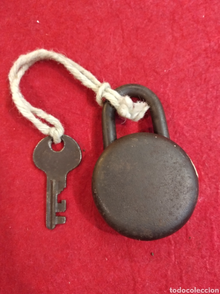 Antig&uuml;edades: Antiguo candado con llave , funciona. - Foto 3