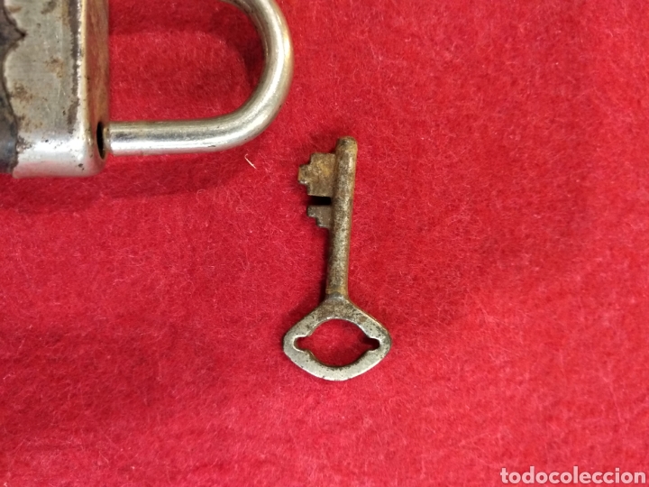 Antig&uuml;edades: Antiguo candado. Con llave. Funciona. Made in Germany. - Foto 3