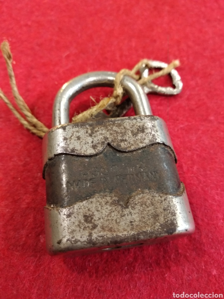 Antig&uuml;edades: Antiguo candado. Con llave. Funciona. Made in Germany. - Foto 4