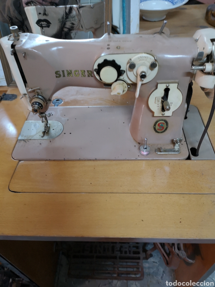 Antig&uuml;edades: MAQUINA DE COSER SINGER MANUAL, CON SU PIE. - Foto 2
