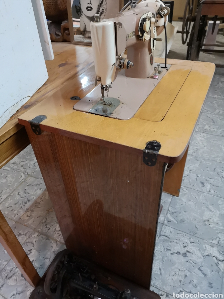 Antig&uuml;edades: MAQUINA DE COSER SINGER MANUAL, CON SU PIE. - Foto 6