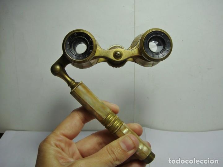 Antig&uuml;edades: Binoculares de teatro &bull; N&aacute;car y bronce &bull; Mango extensible &bull; Francia, ca. 1880 - Foto 7