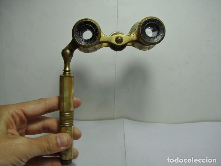 Antig&uuml;edades: Binoculares de teatro &bull; N&aacute;car y bronce &bull; Mango extensible &bull; Francia, ca. 1880 - Foto 8