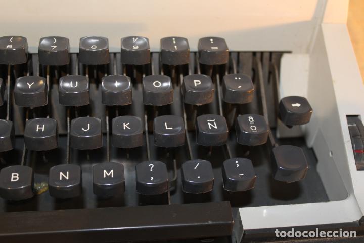 Antig&uuml;edades: MAQUINA DE ESCRIBIR - Foto 7