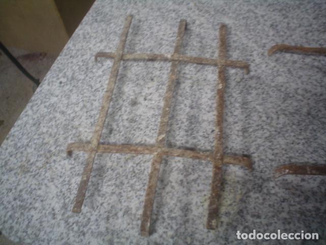 Antig&uuml;edades: lote de 2 reja en hierro forjado - Foto 8