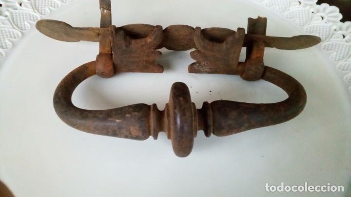 Antig&uuml;edades: Tirador de forja alta &eacute;poca - Foto 1