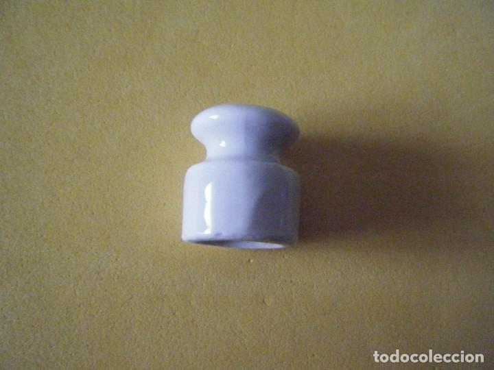 Antig&uuml;edades: TRECE AISLADORES DE PEQUE&Ntilde;A DIMENSI&Oacute;N, NUEVOS. - Foto 2