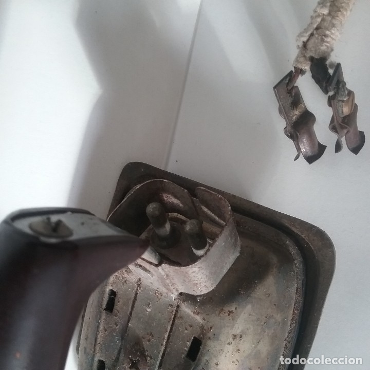 Antig&uuml;edades: PLANCHA ANTIGUA HIERRO CON SOPORTE - Foto 2