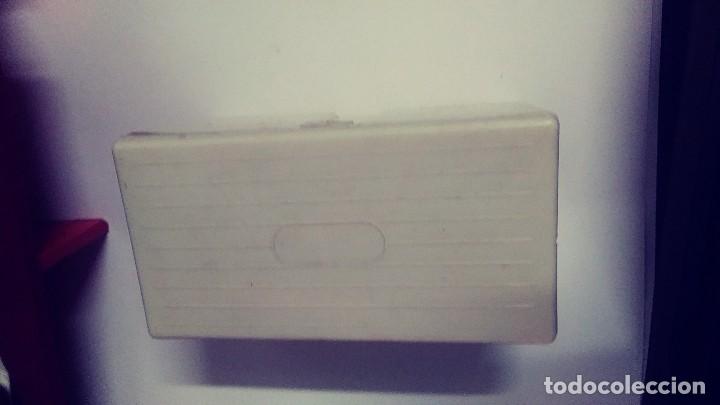 Antig&uuml;edades: caja con accesorios maquina de coser - Foto 3