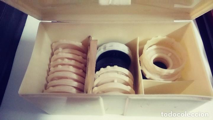 Antig&uuml;edades: caja con accesorios maquina de coser - Foto 4
