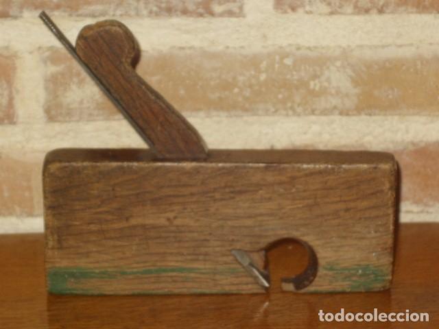 Antig&uuml;edades: CEPILLO DE CARPINTERO DE MADERA ANTIGUO. - Foto 2
