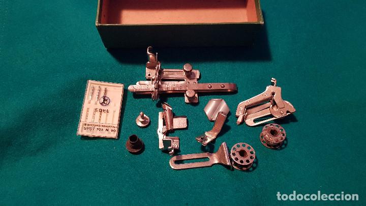 Antig&uuml;edades: CAJA DE CARTON SINGER CON ACCESORIOS - Foto 3