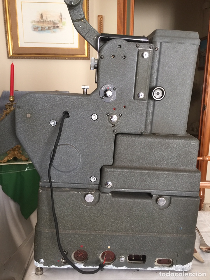 Antig&uuml;edades: Proyector cine 16mm, 9,5mm y 8mm sonoro - Foto 4