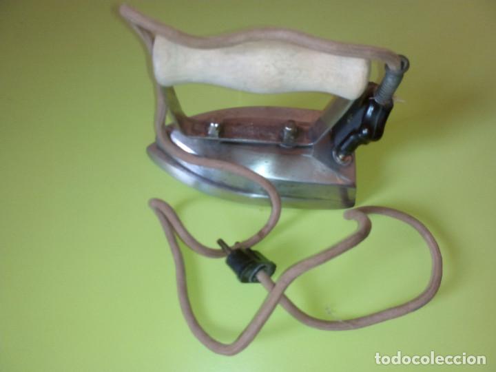 Antig&uuml;edades: Plancha electrica - Foto 1