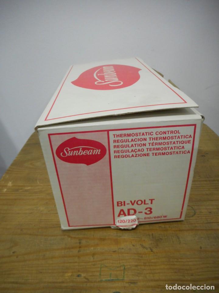 Antig&uuml;edades: Plancha Sunbeam Bi-Volt AD-3 - Foto 13