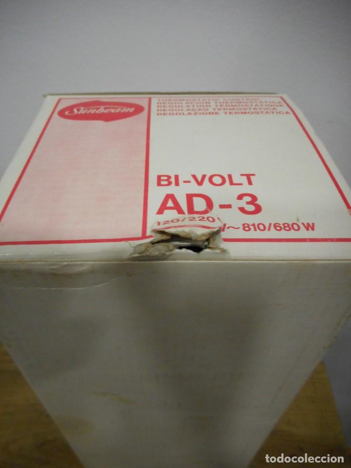 Antig&uuml;edades: Plancha Sunbeam Bi-Volt AD-3 - Foto 14