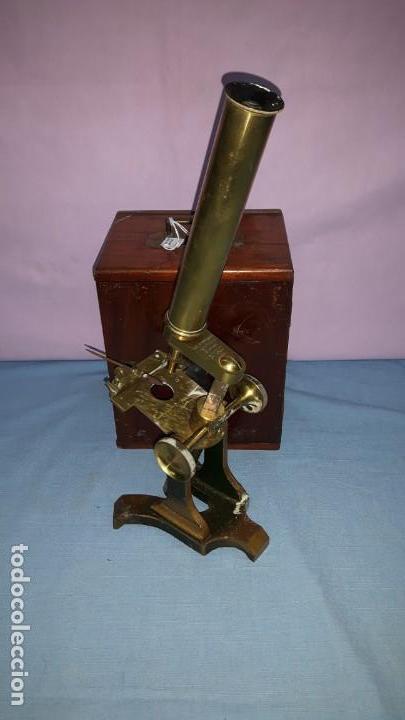 Antig&uuml;edades: MICROSCOPIO DE LATON ORIGINAL DE LA &Eacute;POCA - Foto 1