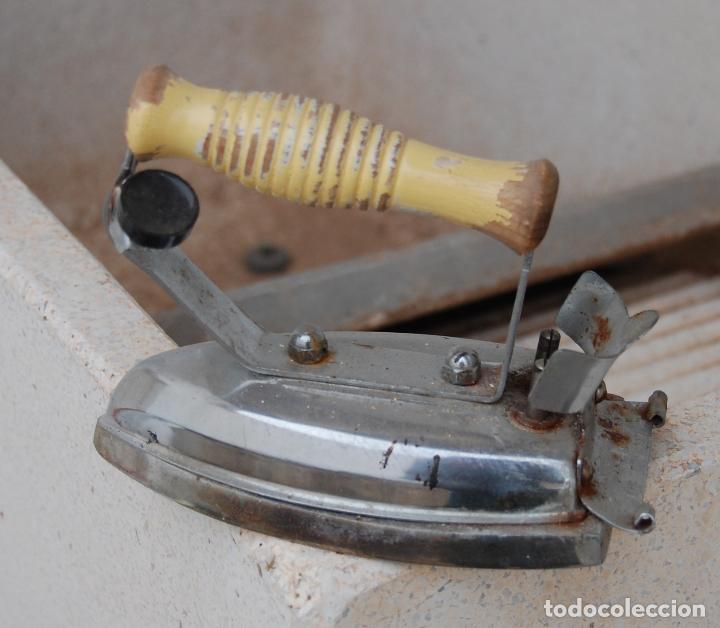Antig&uuml;edades: PLANCHA ANTIGUA EL&Eacute;CTRICA - Foto 3