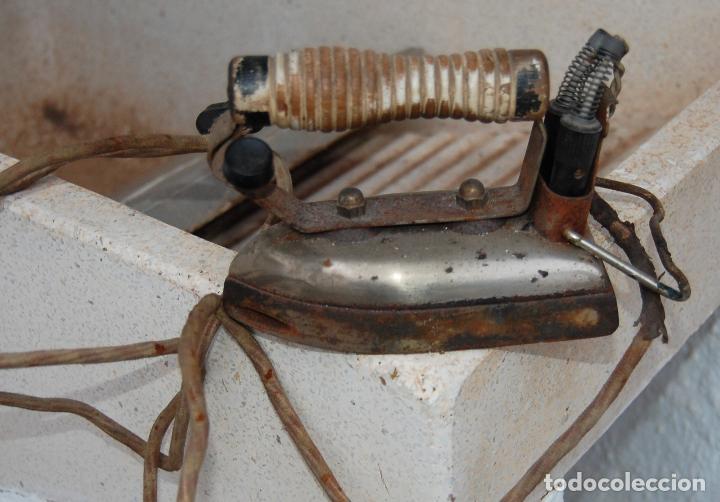 Antig&uuml;edades: PLANCHA ANTIGUA EL&Eacute;CTRICA - Foto 1