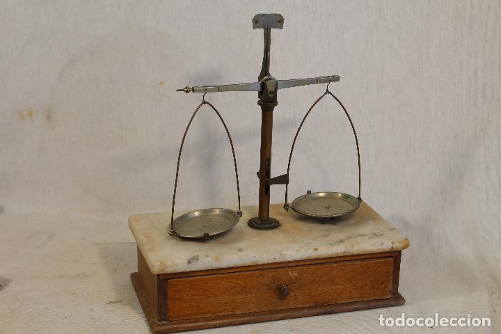 Antig&uuml;edades: BALANZA DE PRECISION GRANATARIO - Foto 2