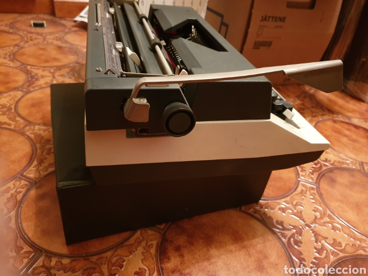 Antig&uuml;edades: M&aacute;quina de escribir Olympia - Foto 4