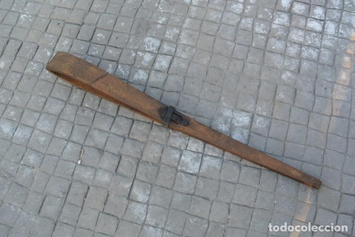 Antig&uuml;edades: UTIL PARA HACER APARGATAS - Foto 1