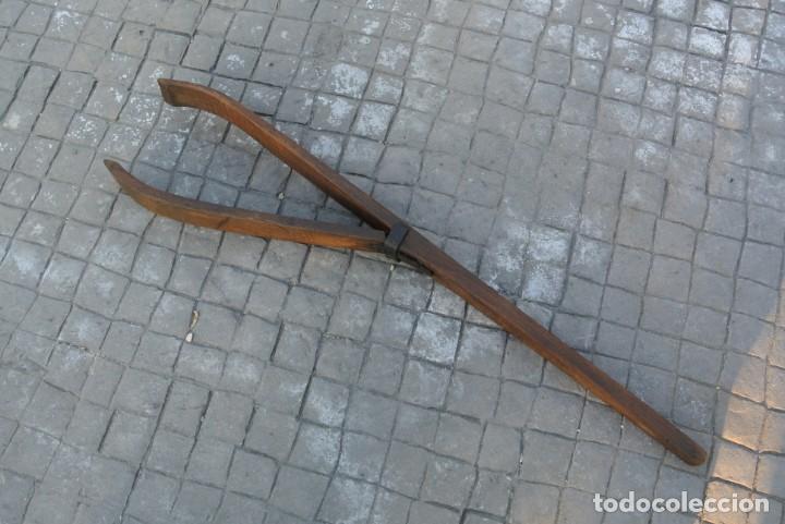 Antig&uuml;edades: UTIL PARA HACER APARGATAS - Foto 2