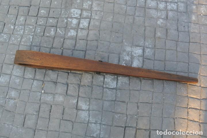 Antig&uuml;edades: UTIL PARA HACER APARGATAS - Foto 3