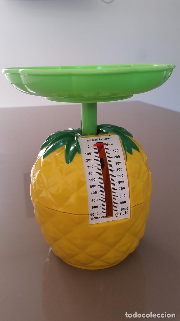 Antig&uuml;edades: B&aacute;scula de cocina Vintage con forma de pi&ntilde;a - Foto 2