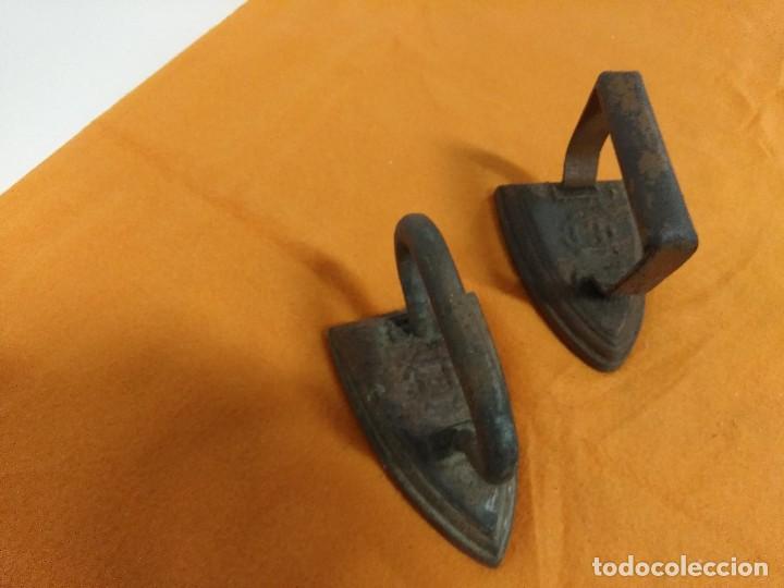 Antig&uuml;edades: LOTE DE ANTIGUAS PLANCHA DE CARBON - Foto 8