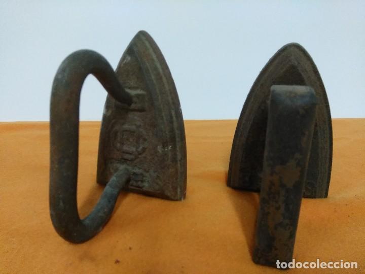 Antig&uuml;edades: LOTE DE ANTIGUAS PLANCHA DE CARBON - Foto 9