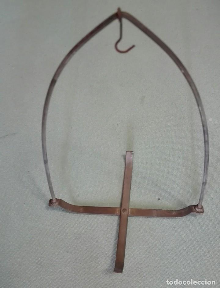 Antig&uuml;edades: Parte de balanza de farmacia. - Foto 1