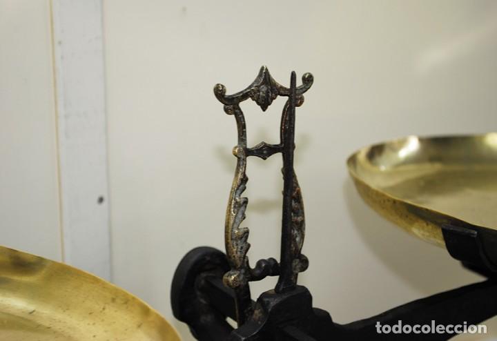 Antig&uuml;edades: B&Aacute;SCULA ANTIGUA DE HIERRO FUNDIDO CON PLATOS - Foto 5