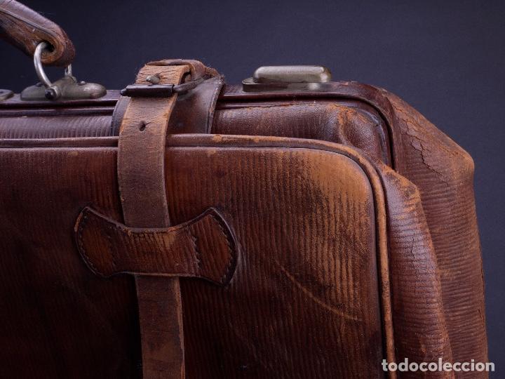 Antig&uuml;edades: BOLSO EQUIPAJE DE AFEITADO Y ASEO - Foto 6