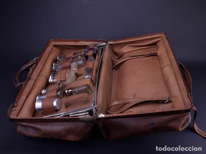 Antig&uuml;edades: BOLSO EQUIPAJE DE AFEITADO Y ASEO - Foto 8