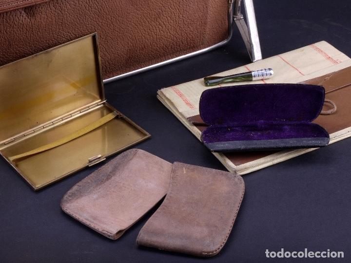 Antig&uuml;edades: BOLSO EQUIPAJE DE AFEITADO Y ASEO - Foto 14