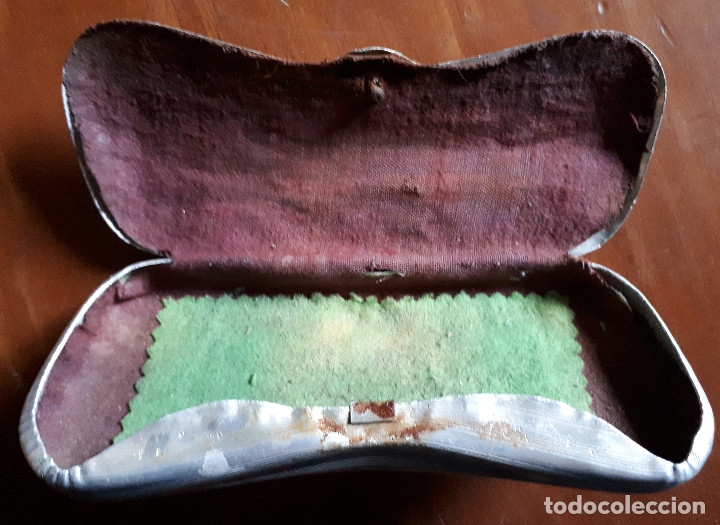 Antig&uuml;edades: Caja met&aacute;lica de gafas - Foto 3