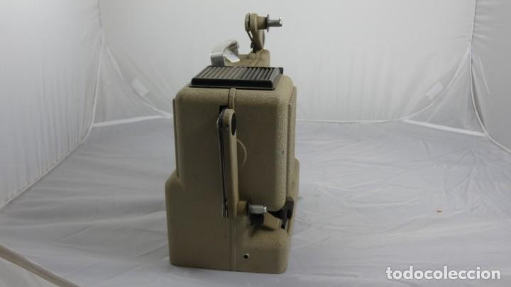 Antig&uuml;edades: PROYECTOR DE CINE EUMIG P8 AUTOMATIC - Foto 3